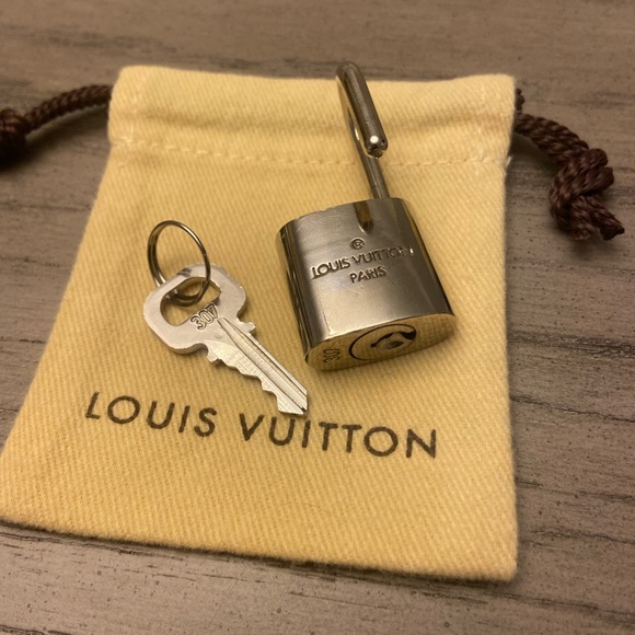 Authentic Louis Vuitton Silver padlock & key set #307 - Picture 7 of 11